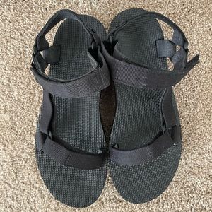 TEVA Flatform Size 8